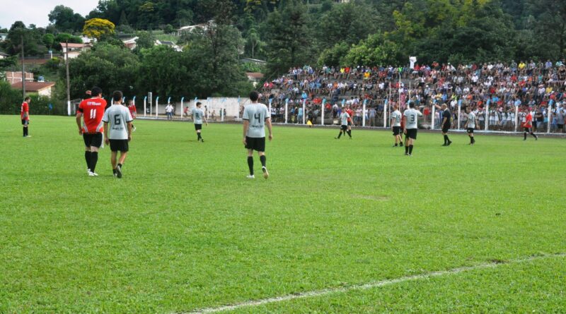 A CME de Palmitos, por meio da modalidade de futebol de campo masculino, disputa a 1ª Copa Chapecó de Futebol