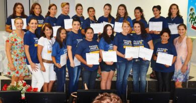 23 mulheres realizaram o curso de assistente de cabeleiro