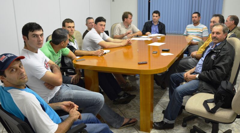 Comissão organizadora discute os preparativos da primeira Expo Palmitos