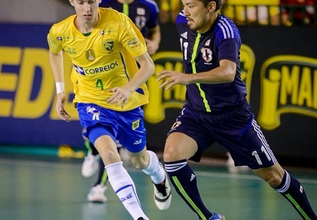 Bateria defendendo a Seleção Brasileira