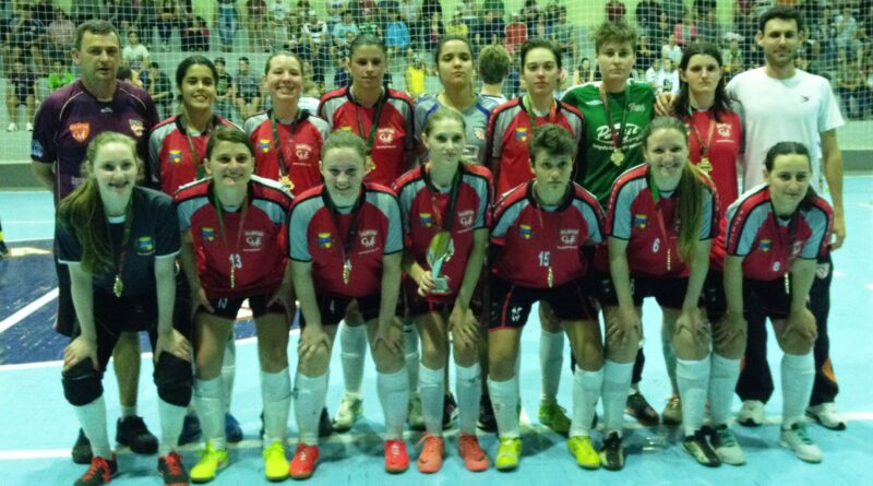 Equipe feminina de futsal conquistou o primeiro lugar